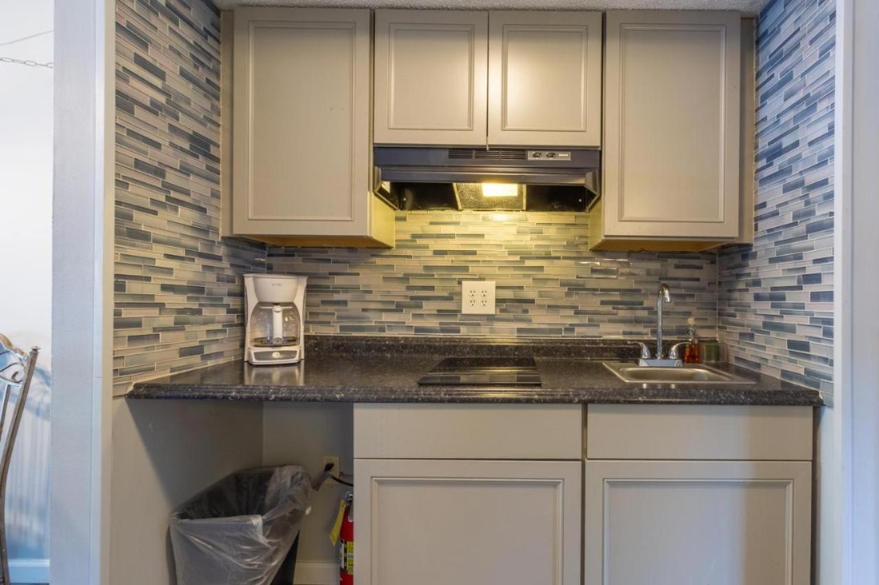 Family Bear Condos, Full King Suite, Kitchen, Pool Access Unit 103 Gatlinburg Exterior foto